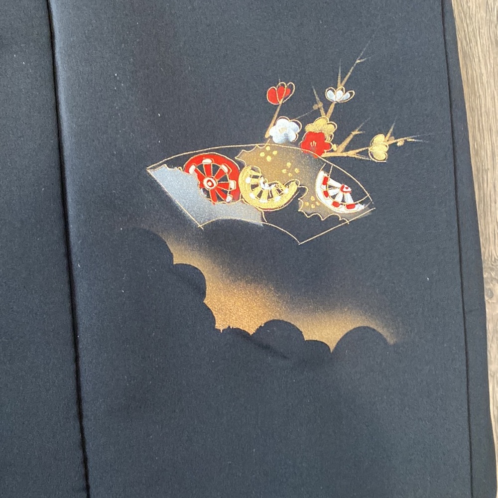 EUC Beautifully Made Kimono - Picture 5 of 13